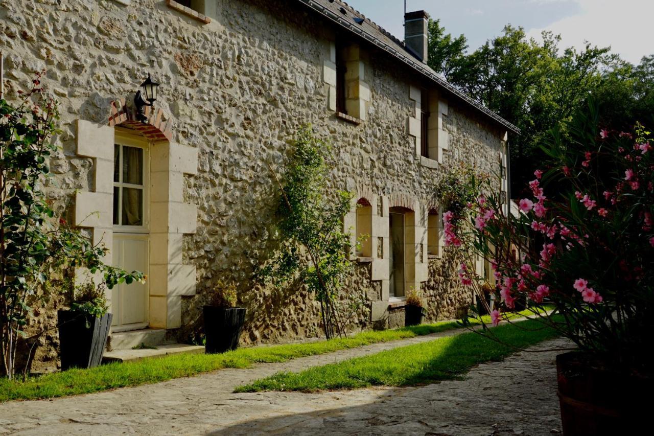 Le Moulin De La Planche Bed & Breakfast Cerelles Luaran gambar